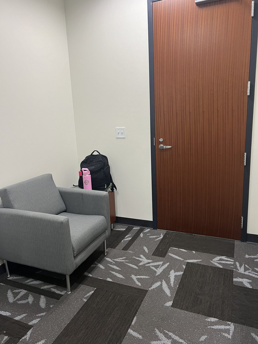 kboursinos's tweet photo. The lactation rooms at the @USARPAC HQ’s are 10/10 😍 It feels so nice to have a space like this that was intentionally thought out. Apparently there is one on each floor! https://t.co/oY4rtBkJAM