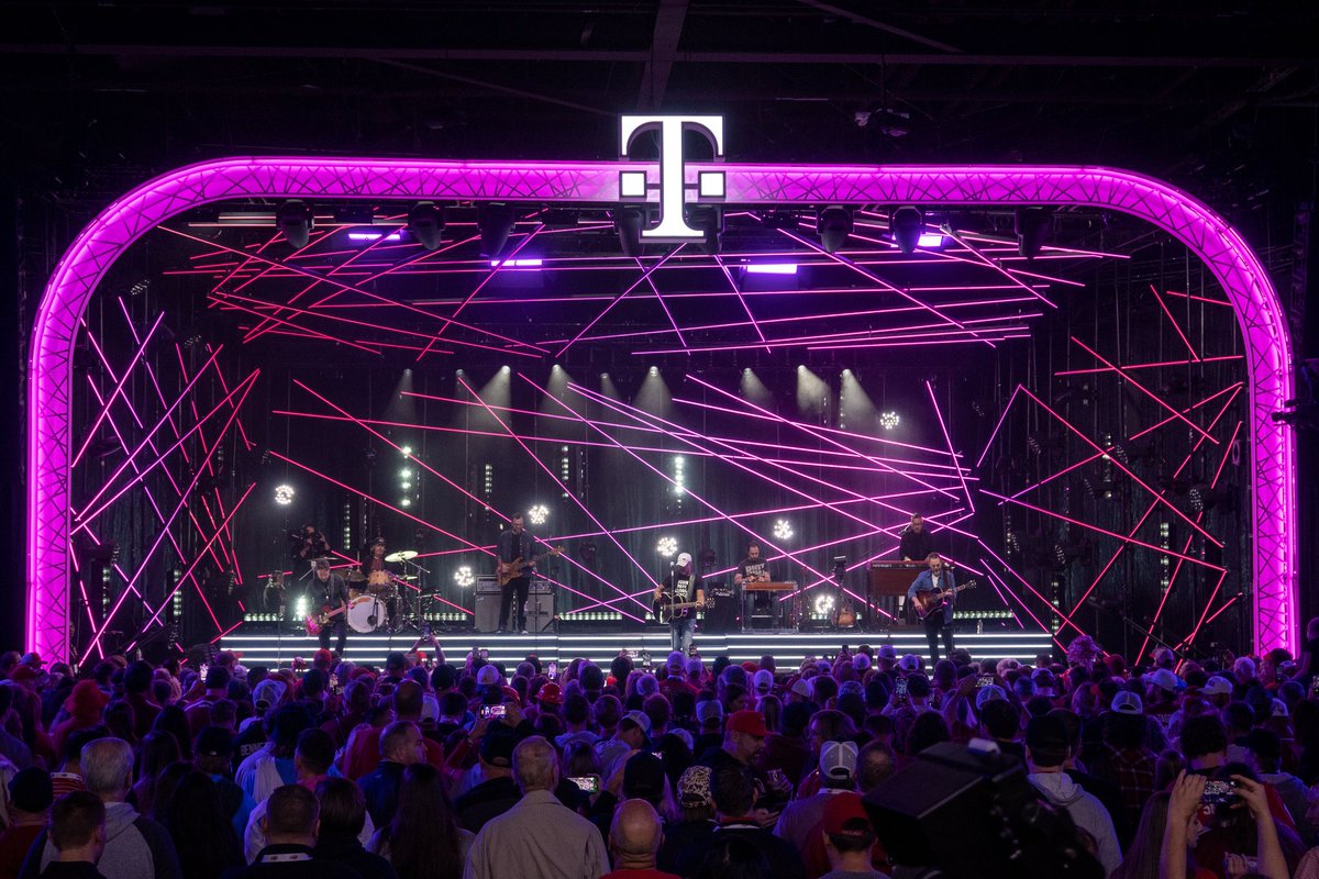 GoLivePro's tweet photo. Some serious #Edgelight on the @TMobile stage at the @SEC Championship Game 👀 Always a pleasure to work with Stacked Hearts Productions! #golivepro #secchampionship #stagedesign #lightingdesign https://t.co/mi4uvlNI5u
