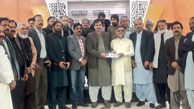 nibras_zafar's tweet photo. اراکین رابطہ کمیٹی سید سہیل مشہدی بھائی اور دلاور قریشی بھائی نے  STC انچارج سلیم رزاق بھائی و اراکین کمیٹی کے ہمراہ جوائنٹ ڈسٹرکٹ انچارج راشد خان بھائی کی بیٹی کی شادی می شرکت کی،
اس موقع پر ڈسٹرکٹ انچارج ظفر صدیقی بھائی و اراکین ڈسٹرکٹ کمیٹی، مختلف ٹاؤن کے ذمیدارن و دیگر بھی موجود۔
@2mushadi 
#MQMPakistan