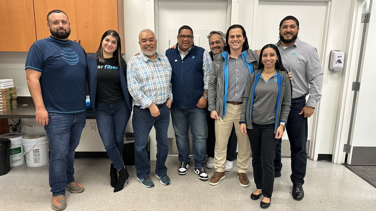 RominaWhyte's tweet photo. 2024 here we come! @jrluna11 @reynaolivo1 @One_FLA https://t.co/EvaPvN660o