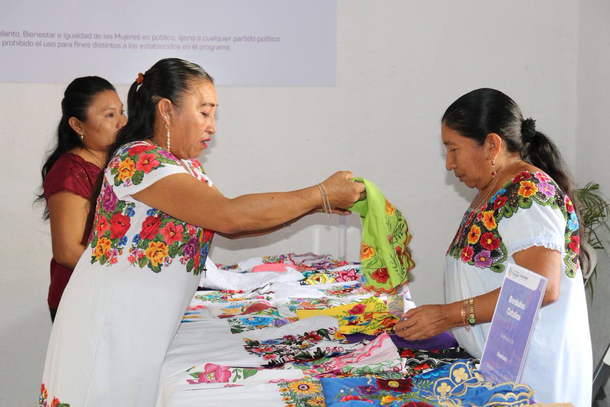MaraCastillo22's tweet photo. Como ellas, en nuestro Centro Regional Violeta de este municipio, estamos apoyando a mas de #360 mujeres artesanas con talleres, programas y créditos para sus emprendimientos. https://t.co/cv9R5HJNJA
