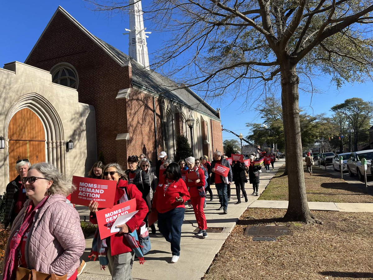 MomsDemand's tweet photo. Nearly 200 of our volunteers and other gun safety advocates gathered at the South Carolina statehouse today to call for stronger gun laws and to push back against a dangerous bill that would allow people to carry loaded handguns in public without a background check or safety training.

We will be there whenever the gun lobby attempts to dismantle lifesaving gun safety laws. Text READY to 644-33 to join us in your state. #MomsAreEverywhere #SCPol