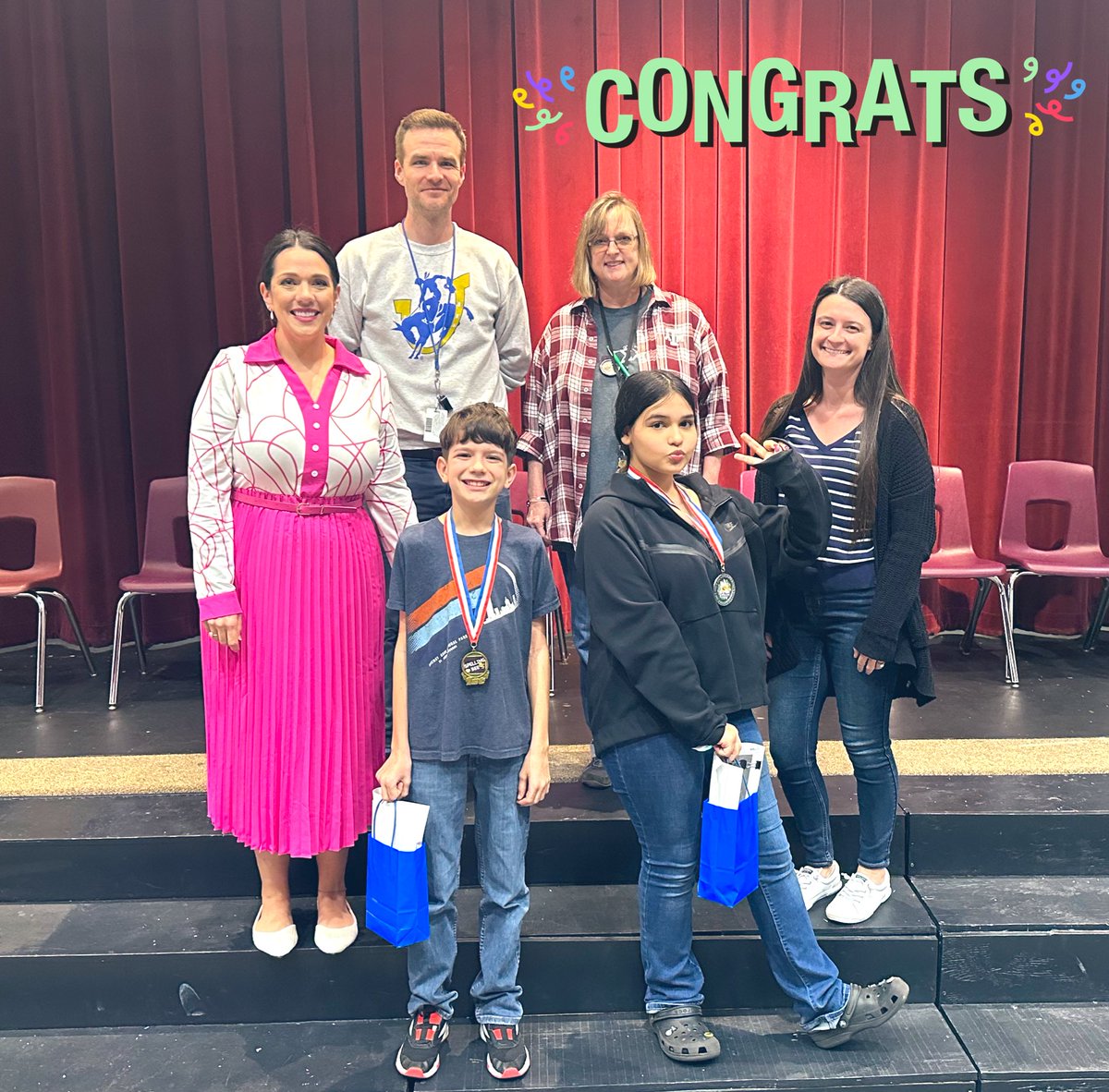 πΈπππππ πππͺππ π£ (@alainatayl0r) on Twitter photo Here are the TMS Spelling Bee Champs, Mr. Damon Brown 1st place and Ms. Haya Ahmed 2nd! Great job today guys! π π <a href="/HumbleISD_TMS/">Timberwood Middle</a> Here are the TMS Spelling Bee Champs, Mr. Damon Brown 1st place and Ms. Haya Ahmed 2nd! Great job today guys! π π <a href="/HumbleISD_TMS/">Timberwood Middle</a>
