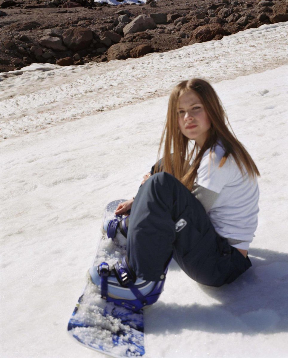 avril photographed by eika aoshima, 2003