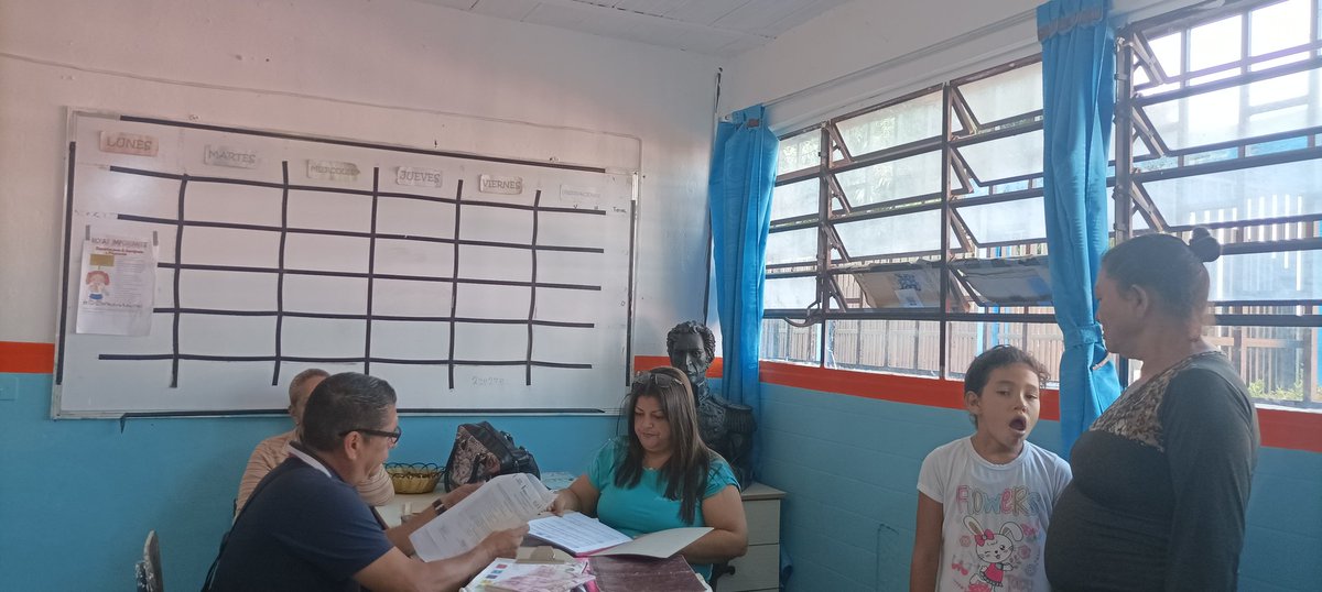 10/01/2024 Visita a la E.N Aníbal Nazoa reunido con la Directora y representantes para orientar el proceso de inscripción.
<a href="/Annydednna/">Dednna Táchira</a> 
<a href="/Berzabethg1/">Berzabethgandicaoficial</a> 
<a href="/CDCETachira/">CDCE Táchira</a> 
<a href="/codennat/">codennat</a> 
<a href="/FreddyBernal/">Freddy Bernal</a> 
<a href="/garciadeheviac2/">garciadeheviacra</a> 
@MPPEDUCACION 
<a href="/NicolasMaduro/">Nicolás Maduro</a>