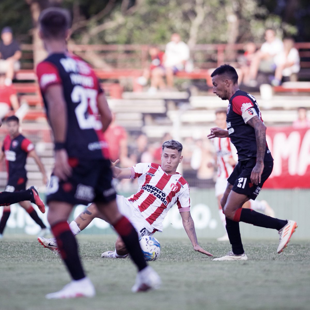 SerieRdeLP's tweet photo. Tɪᴇɴᴇ ᴄᴏsɪᴛᴀs ᴇʟ ᴘɪʙᴇ 😎 

🤟🏼 Juega, la busca, marca y convierte

1️⃣5️⃣ 𝗔𝘂𝗴𝘂𝘀𝘁𝗼 𝗦𝗰𝗮𝗿𝗼𝗻𝗲 

#Serie2024 ☀️🇺🇾 https://t.co/4P6zrBuInb
