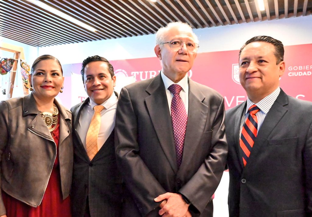 NexosTuristicos's tweet photo. ARTE Y COLORES DE LA CDMX EN EXPO/VENTA EN PUNTO MÉXICO 

El subsecretario de Turismo, Humberto Hernández Haddad y la secretaria de Turismo de la CDMX, Nathalie Desplas Puel, inauguraron la exposición “Arte y Colores de la Ciudad de México”, que muestra la riqueza artesanal, gastronómica y turística de la capital del país durante el mes de enero en el espacio Punto México de Sectur Federal.

@hhh1951 en representación de @TorrucoTurismo @SECTUR_mx, dio la bienvenida a la oferta turística de la CDMX a esteespacio de promoción, donde la capital del país tendrá la oportunidad de promover sus múltiples destinos y atractivos turísticos, así como comercializar sus productos artesanales.

Reconoció la labor de las autoridades de la CDMX, encabezada por @martibatres, que han trabajado en los últimos años en un gran relanzamiento de la capacidad turística que representa la capital del país.

En este tenor, distinguió la realización de la 47 edición del @TianguisTurisMX 2023, que se llevó a cabo en la #CDMX y superó todos los récords de las ediciones anteriores.

A su vez, invitó a seguir trabajando, los tres órdenes de gobierno e iniciativa privada, en la consolidación de México como una potencia turística donde “México está llamado a ser, no solo una potencia turística, que además está obligado a marcar un estándar de calidad de clase mundial”, señaló.

Por su parte @NathalieDesplas @turismocdmx agradeció las facilidades de #SecturFederal para que la riqueza de la “Ciudad que lo tiene todo” se exponga en #PuntoMéxico, y en donde los visitantes encontrarán artículos de cerámica, textiles, cartonería, joyería, vitrales y juguetes de madera, por mencionar algunos.

Refirió que 28 artesanos y productores agroecológicos de 10 alcaldías, muestran este meslo mejor de sus productos, “hombres y mujeres que, con sus manos mágicas, trabajo, dedicación y entrega, hacen posibles maravillosas obras y productos dignos de darse a conocer en todos los rincones del mundo”.

Desplas Puel agregó que, con acciones como esta, la actividad turística en la CDMX en 2023 cerró con excelentes resultados. Muestra de lo anterior son los 14.4 millones de personas hospedadas en hoteles, una recuperación del 104% respecto a 2019; el gasto de turistas hospedados en hoteles presentó una recuperación de 116.5% respecto a 2019, al registrar 132 mil MDP; y la ocupación hotelera fue del 67.9%, una recuperación de 100.3% respecto a 2019.

En esta inauguración también estuvieron presentes la directora general del @fmpt_cdmx Christian Leslie García Romero; el director general de Equipamiento Turístico de Sectur CDMX, Lorenzo Arvizo Bencomo; la presidenta de @GMAMX2 @judithguerra1; el presidente de @AMAVCDMX @rayworldmex; la directora del @HotelBenidormDF Adela Alonso Domínguez; Alfredo Pérez Santiago, Presidente de la @agrupacionalm; Manuel de Alba, Presidente de @CapitalBusMX1; @1ADOLFOJM y autoridades del @SSC_CDMX

La exposición “Arte y Colores de la Ciudad de México” estará vigente hasta el 28 de enero en Punto México, en Av. Presidente Masaryk No. 172, #Polanco en un horario de lunes a sábado de 9 a 19 horas, domingos y días festivos de 9 a 18 horas.