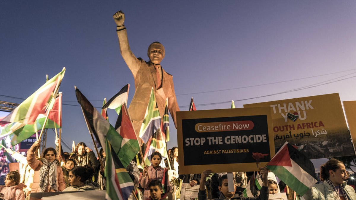 RFI's tweet photo. Israël traîné devant la justice internationale par l'Afrique du Sud pour une audience historique https://t.co/KNI5hOnjDT https://t.co/njTduW4UHr