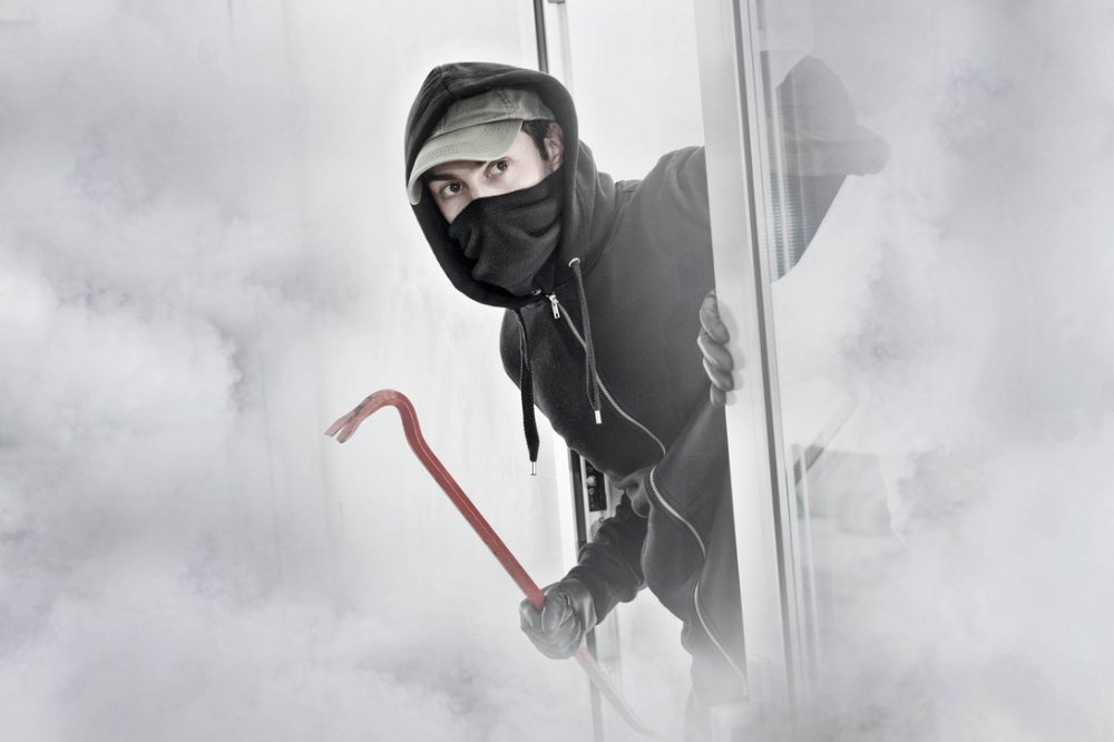 Introducing eFOG-800 Anti-Intrusion Fog Generator - mailchi.mp/eos/efog-800-a…
