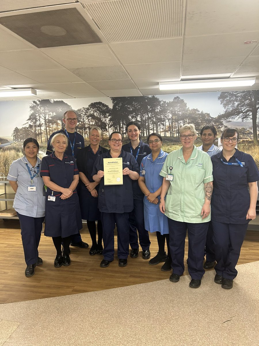 Being awarded our silver certificate for Ward accreditation. Very proud of our team. Well done everyone 👏🏻@krisbailey3 @parkerkarenj @cardiologymatr1 e