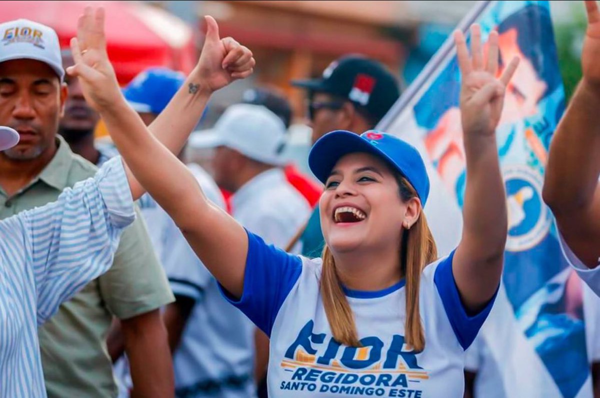 villarfco's tweet photo. Hay química con el pueblo…#El60%VieneEnCamino https://t.co/2cexuBRzcf