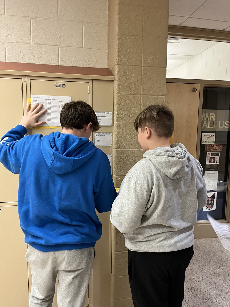MrsDelPolito's tweet photo. Students got to stretch their legs AND their minds to determine author’s tone in ELA class! @NAMS_Plant2 #brainfitness https://t.co/OiuTTcd9Xm