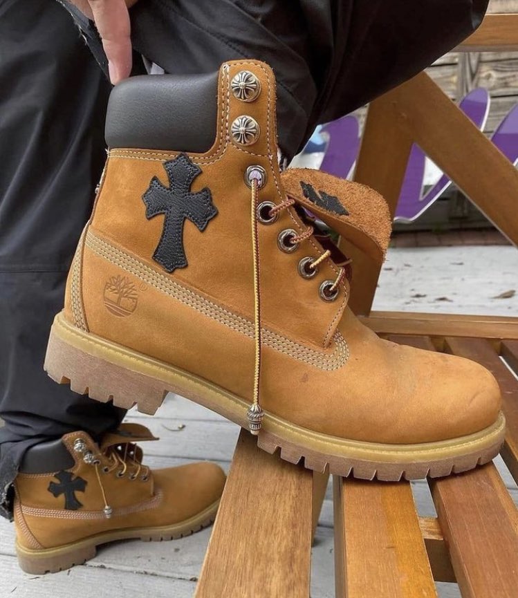 Shtreetwear's tweet photo. Chrome Hearts Timberland https://t.co/vInj77miIT