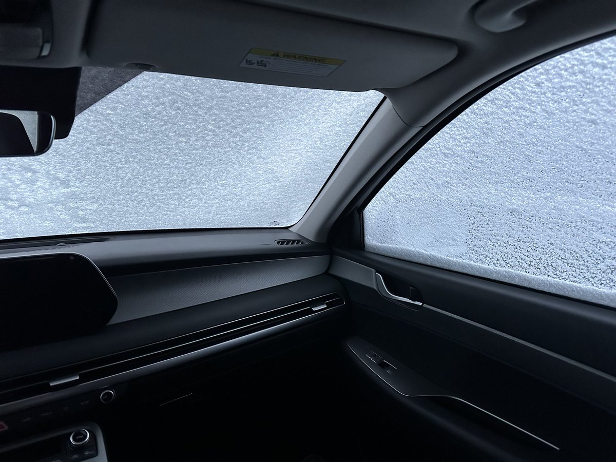TVDanRascon's tweet photo. Working inside the car preparing for @KSL5TV 5 o’clock news and this is what it turned into in a matter of minutes. Coming down fast #WeatherAlert https://t.co/CkJCvgLSns