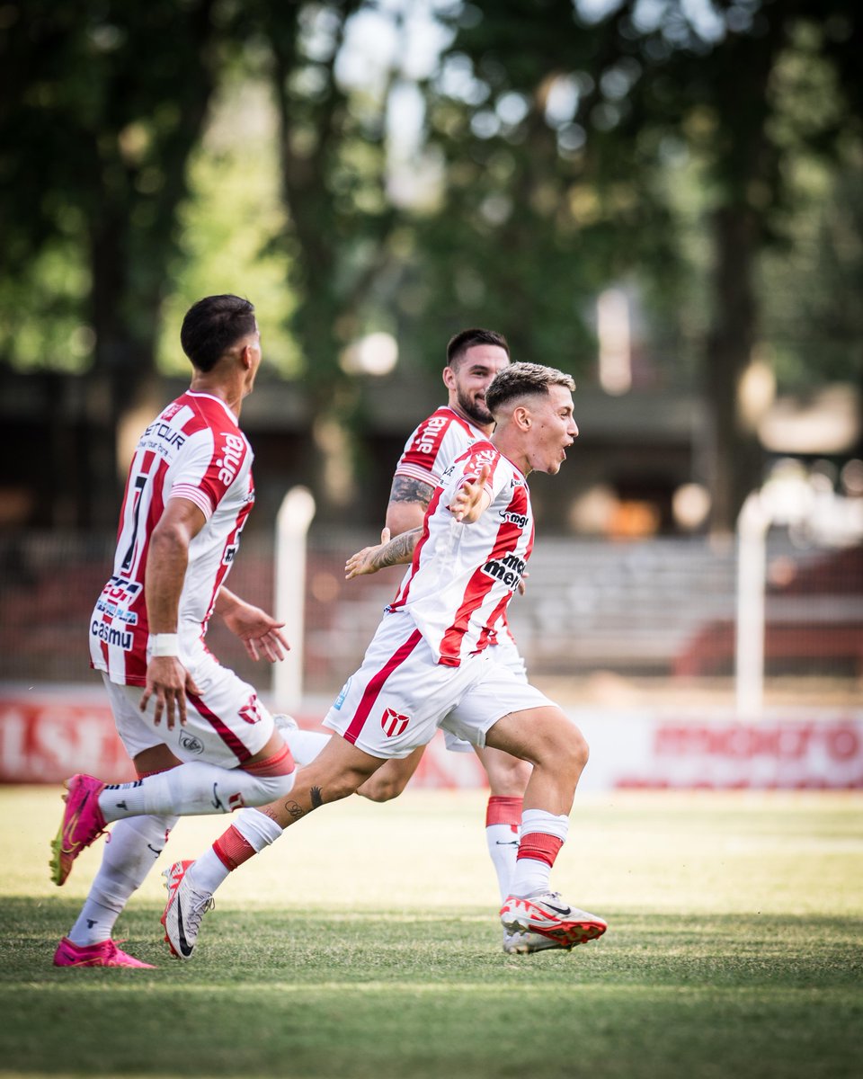 😮‍💨 El que debutó tranquilo fue el 15.

🚀⚽️ ¡Partidazo, <a href="/Auguscarone/">Augusto Scarone</a>!