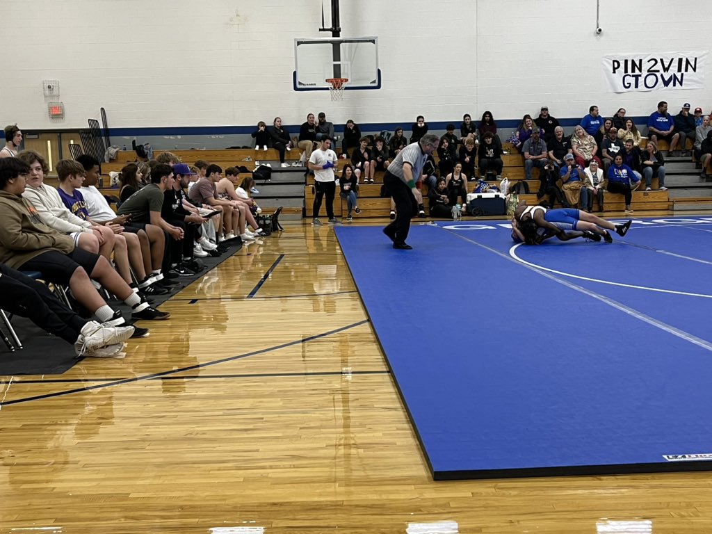 Watching my 1st LHHS wrestling match! <a href="/CoachZieschang/">Danny Zieschang</a> <a href="/kwalkcoach/">Kent Walker</a>