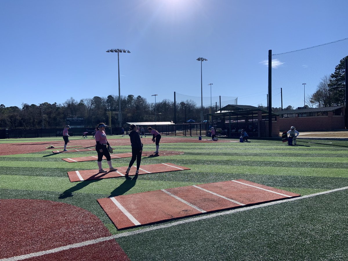 CoachWyattECU's tweet photo. Beautiful weather ☀️
Bullpens ⛽️
Busted gloves 🫠

Happy first day of practice 🤭 https://t.co/7z4bXsVlOQ