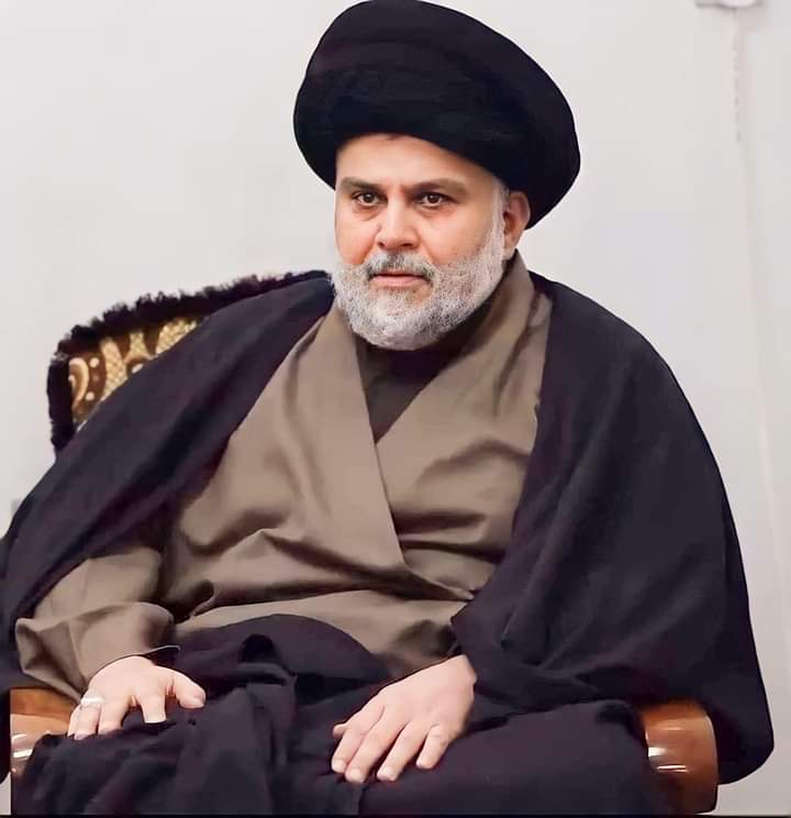 Mohammed_alhu13's tweet photo. الصدر القائد قال 
(لعلي أُقتل أو أموت )
هل نشعر بكمية الخطر المحيط به
هل نعلم ما سر الألحاح بتكرار قتله
هل تعلمون كمية المسافة بين الخطر والصدر
فالخطر محدق به وقريب منه
بل أقرب من المسافة ما بين الحاجب والعين
متوقفة على تفرقتكم
حتى إنه قال…
(لعلي أُقتل أو أموت ترى مو عبالكم دعاية سياسية)
إذن القتل معروفة أسبابه
 نفهم جيداً أن المصلحين لا يموتون بالموت الطبيعي أسوة بأجدادهم كما أكده السيد الشهيد
لأنهم ثائرين فأما بالسيف وأما بمسبب كما حصل مع الإمام الكاظم ع 
لتعرف قرب وكمية الخطر المحيط به وكل لبيبٍ بالإشارةِ يفهم.