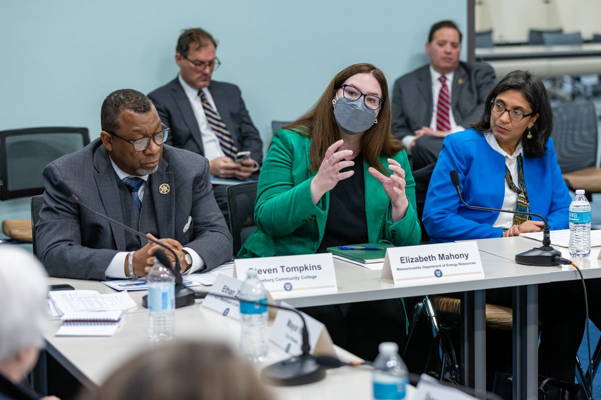 With the help of the IRA, DOER is expanding our nation-leading energy-efficiency and decarbonization initiatives. Commissioner Elizabeth Mahony proudly discussed our strides at a roundtable with @SecYellen and local leaders in Roxbury today.