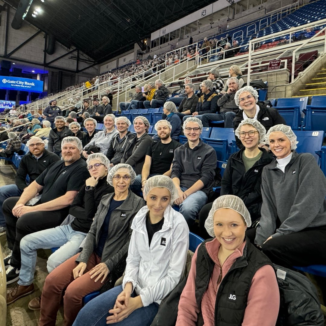 JLGArchitects's tweet image. Yesterday, our Fargo team contribute to shaping a hunger-free future in collaboration with Feed My Starving Children. We are thankful to have been part of this event in Fargo and extend our gratitude to the FMSC team for their coordination. 

#FMSC #FargoPack #BuildSomethingGreat