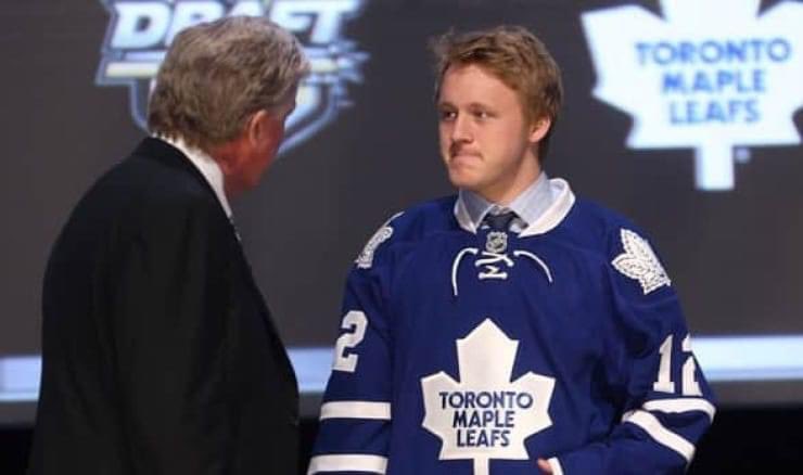 Maple Leafs Wave tweet media