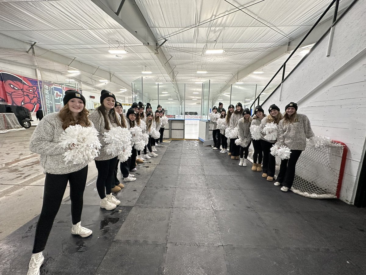 Howell__Cheer's tweet photo. Cheering on @HowellVHockey! Let's take out Novi!! @HowellAthletics https://t.co/HbqjPj81O7