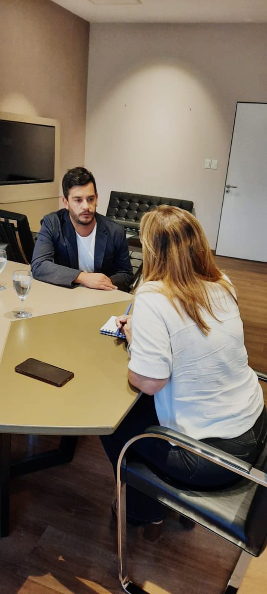 Emipaintendente's tweet photo. El encuentro tuvo como tema principal realizar gestiones en políticas en el área turística como así también en materia de políticas educativas para la ciudad de Tanti.  También hice formal la invitación a la Vicegobernadora a la Fiesta Nacional del Cordero Serrano. https://t.co/gnBKzR3Xio