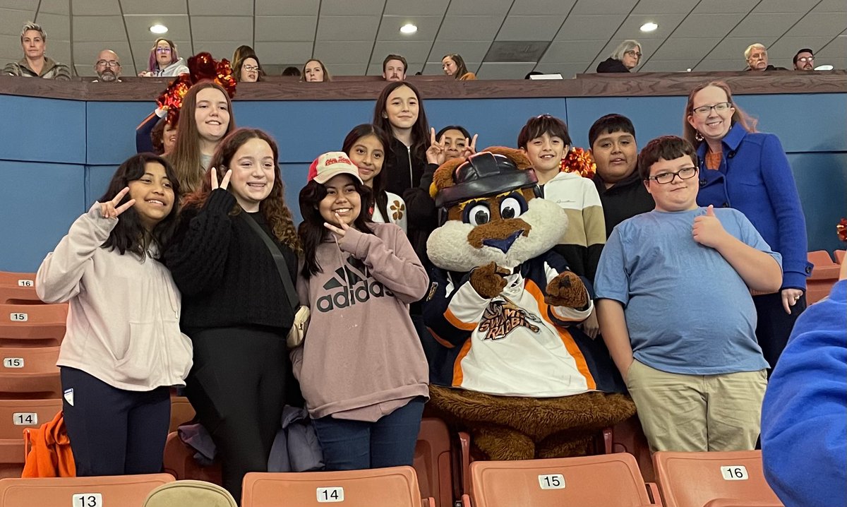 puza_gcs's tweet photo. So proud of our @LakeviewMiddle chorus! They sang the national anthem at the @SwampRabbits hockey game tonight! Thanks also to all the staff, family, and community members for coming out to show support! #askmeaboutlakeview https://t.co/9IMkWIYmvk