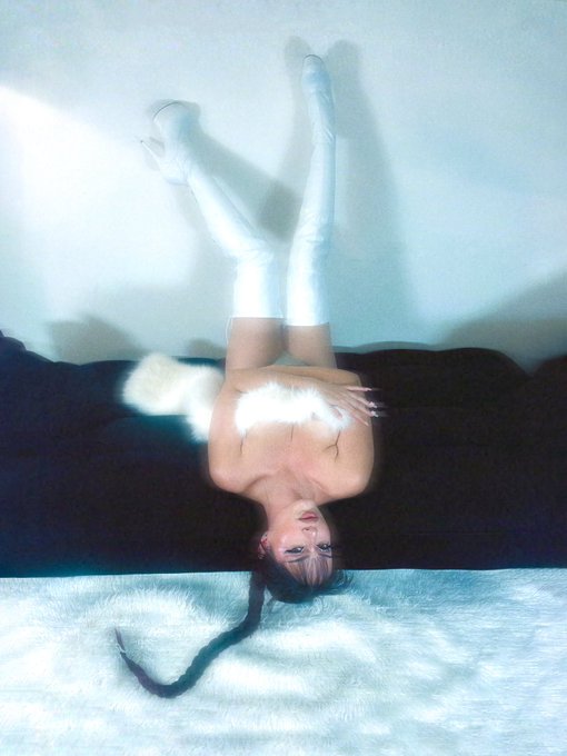 Living in your daydream https://t.co/cfE9ztSmFU