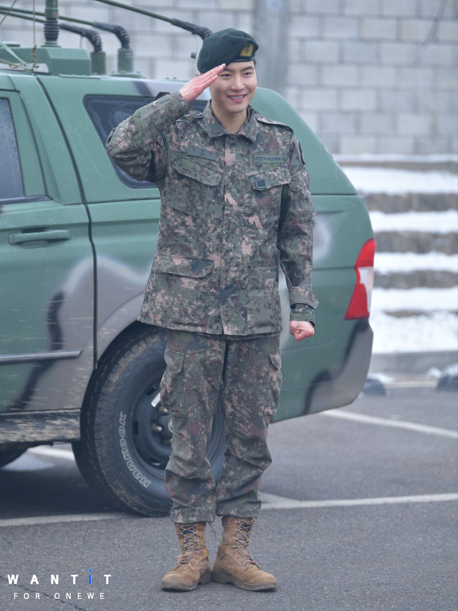 KpopMilitary's tweet photo. Congratulations to Jin Yonghoon
( member of Onewee )
for his succesfull and healthy military discharge today🫡💙
We are beyond proud of you and wish you much luck and health in the future.🌸
#YONGHOON #JinYonghoon #ONEWE #Weve #Welcomebackyonghoon https://t.co/MnQ2yJb5qt