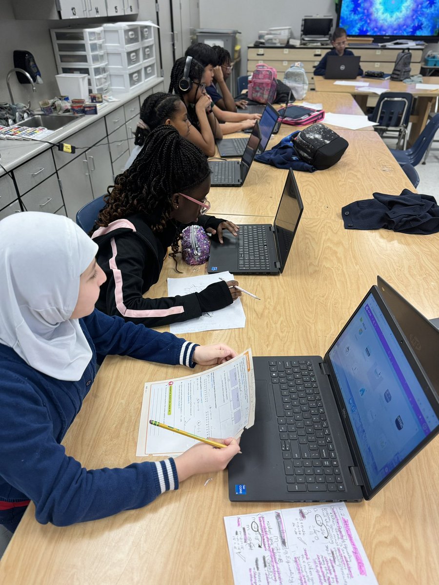 Miller Int Children Interacting After School tweet media