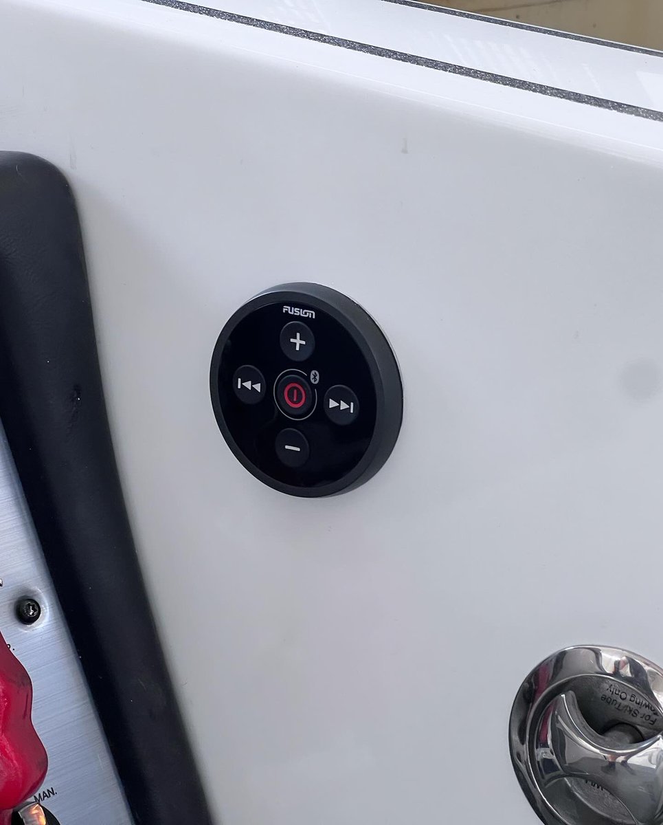 NextLevel407's tweet image. Installed a new @lowrancefishing chartplotter, new @jlaudioinc speakers and a Fusion by @garminmarine radio remote.

sales@orlandocustomaudio.com
407-704-5676 option 1

#floridamarinecustoms #nextlevel407 #phoenixboats #floridafishing #orlandofishing #orlandocustomaudio