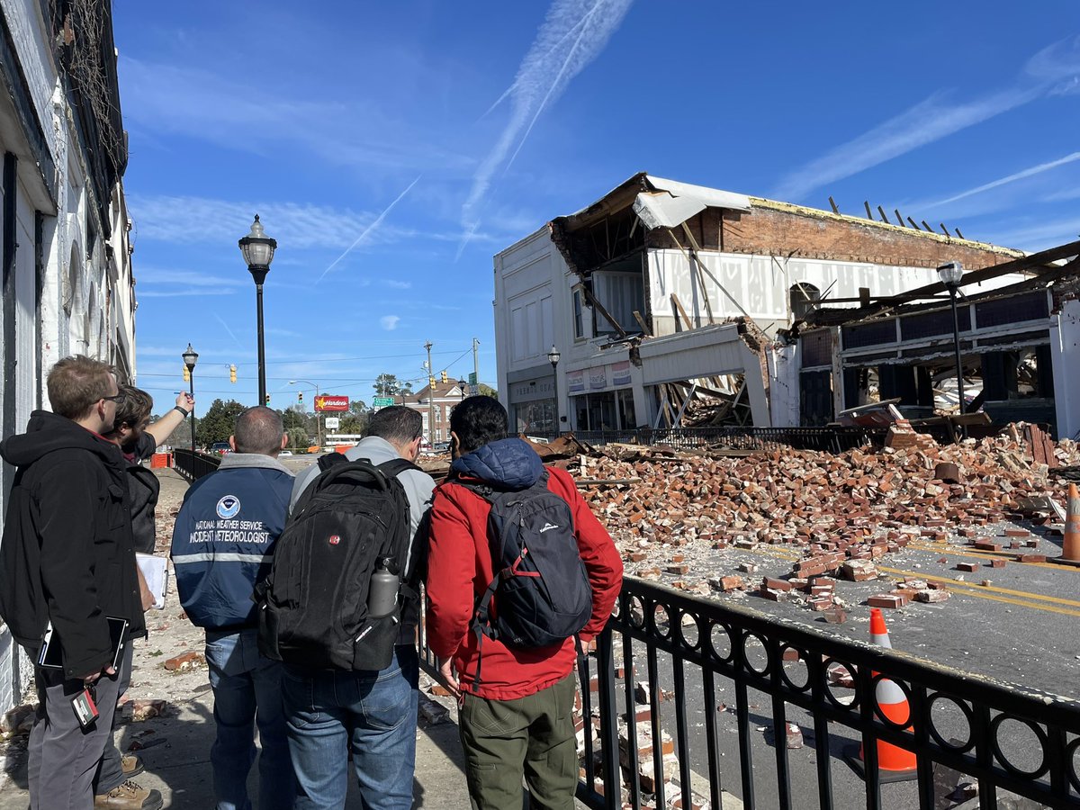 Research && Operations: @IBHS_org wind engineers spent the day supporting @NWSColumbia on tornado damage assessments in Bamberg.