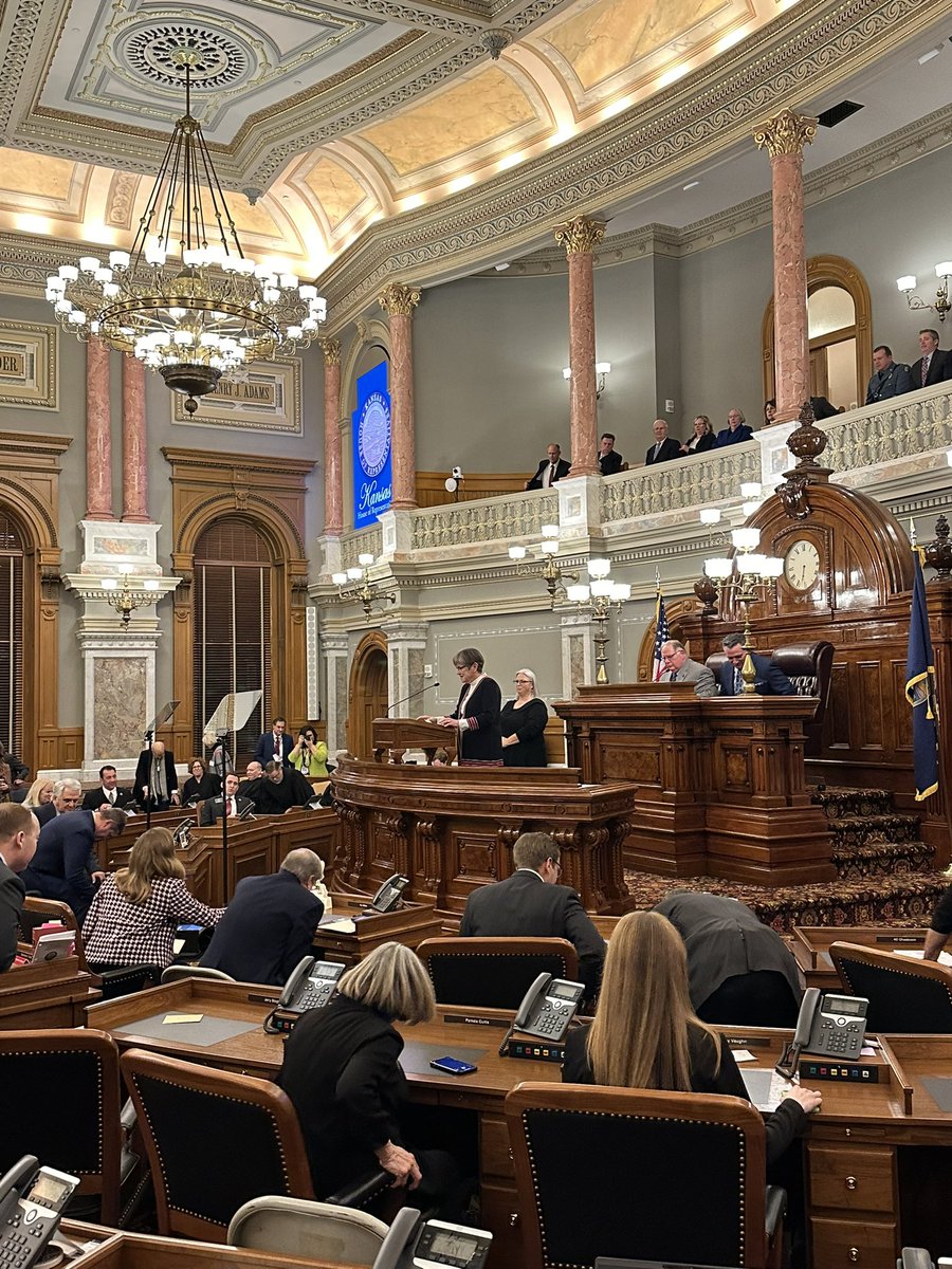 Brandon Woodard tweet media