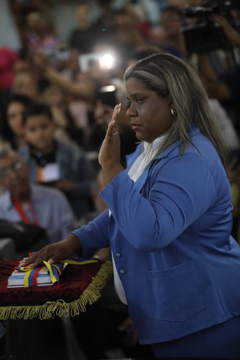 Mis más sinceras felicitaciones a la nueva Presidenta del @concejocaracas, Danniellys Angulo, quien segura estoy realizará un excelente trabajo al frente de esta institución de vital importancia para nuestra ciudad capital. #CitgoEsDeVenezuela