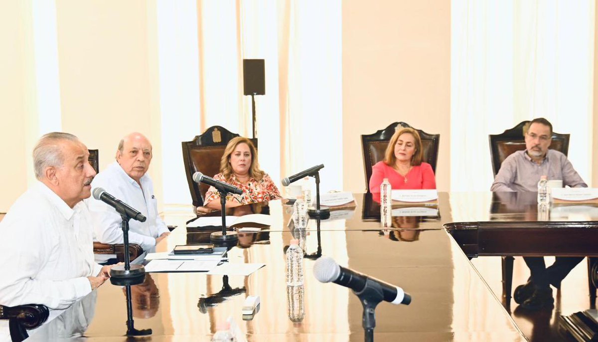 cmmerino's tweet photo. Tomé protesta a los nuevos integrantes del Comité Organizador de la Feria Tabasco 2024, que preside el C.P. José Estrada Garrido, a quienes conminé a dar su mayor esfuerzo para realizar la máxima fiesta a la altura de las exigencias de los tabasqueños, … (1/2) 👇 https://t.co/aZ10T00RS1