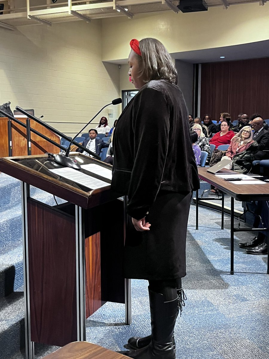 HamptonCSchools's tweet image. Charmarie Clements, an 8th grade student from @JonesMagnetMS, led tonight’s School Board meeting with the Pledge and then shared a poem that she and her grandmother wrote called Education is the Key.