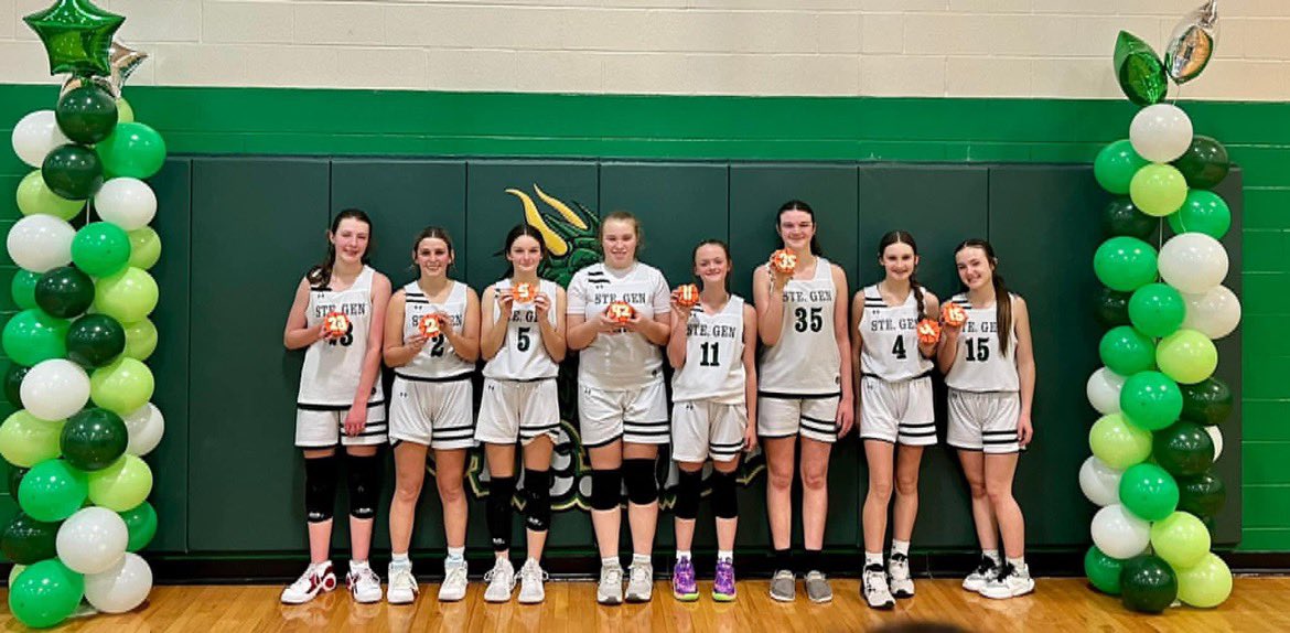8th grade night for our Jr. High team. Nice win tonight ladies and good luck in the tournament 💚🐲🏀
