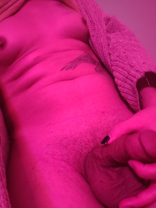 Reminder that I'm hot https://t.co/AjFer2iw7t