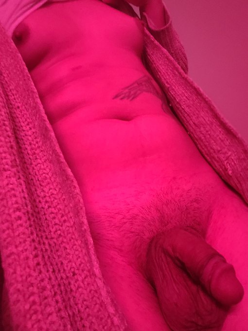 Reminder that I'm hot https://t.co/AjFer2iw7t