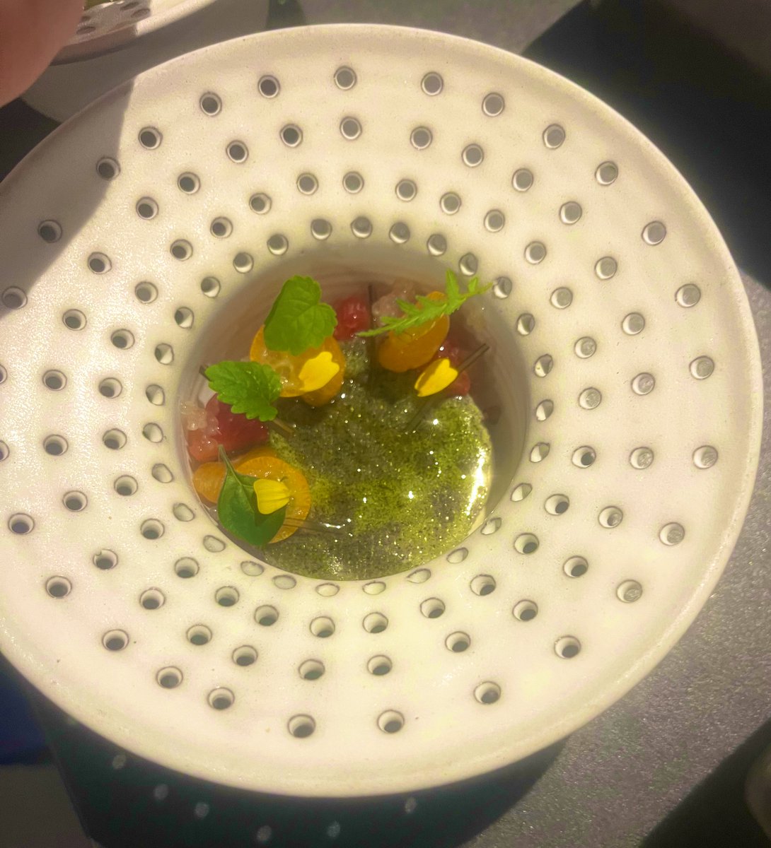 Citrus and seaweed? This dish has 6 different rare citruses and over 30 touches😅