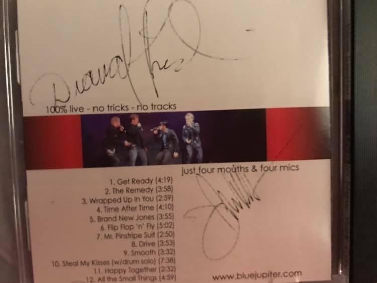 BlueJupieGrpie's tweet photo. One of the best little unexpected surprises was when one of my Live in NYC cds came…with some of my favorites signature’s!😍🙌🏻💙
#blueJupiter #bluejupiterband #acapella #music  #favoritethings https://t.co/GhhRBtethI