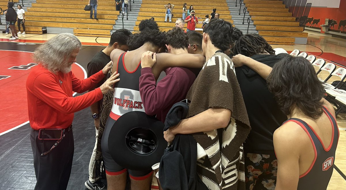 Congratulations to Wolfpack Wrestling on their big win over Fort Myers High School. 
#TeamSouth #seniornight2024