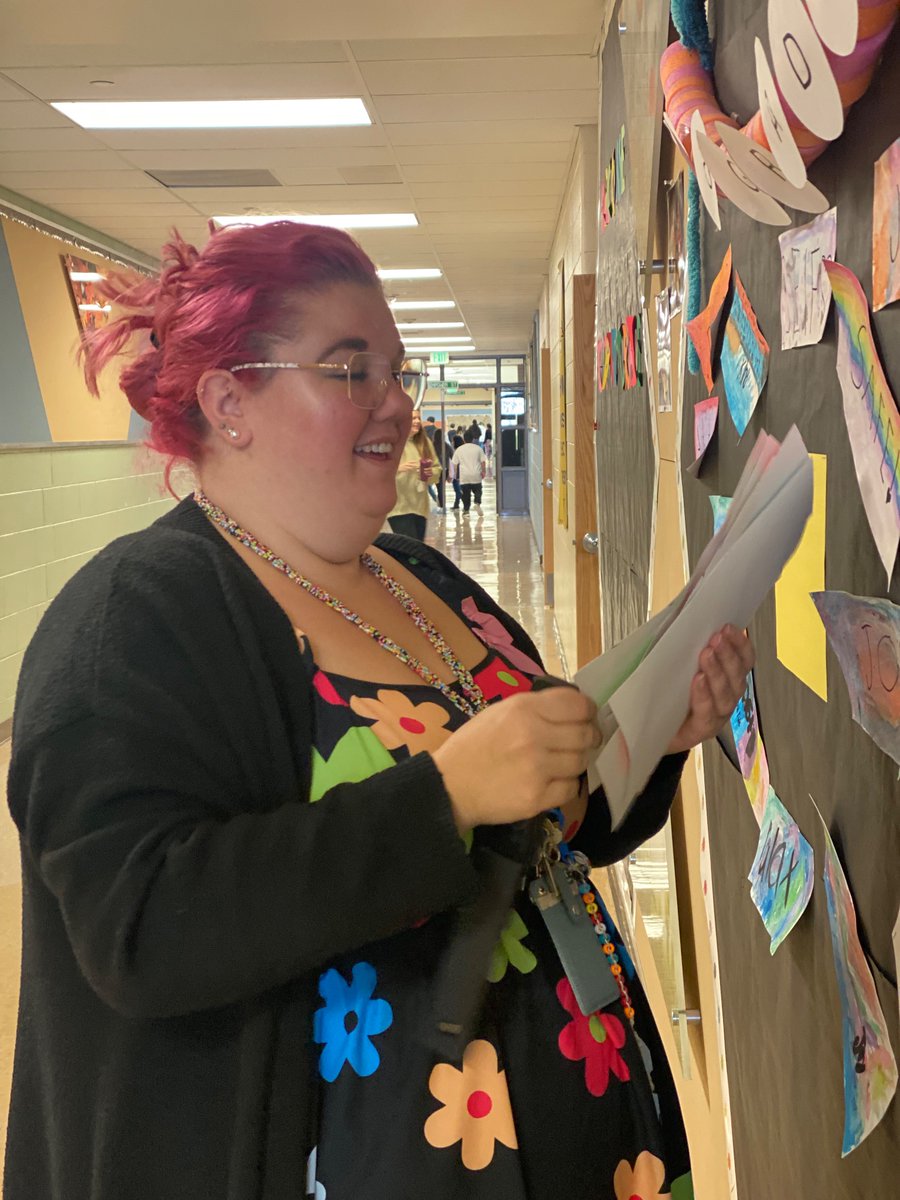 mrsturrill's tweet photo. @MrsDehner, doing what she does best! Bringing color and brightness to every corner of our school 🎨👏🏽🍎 #teachertwitter #onewordforkids https://t.co/WCgQGVtJbH