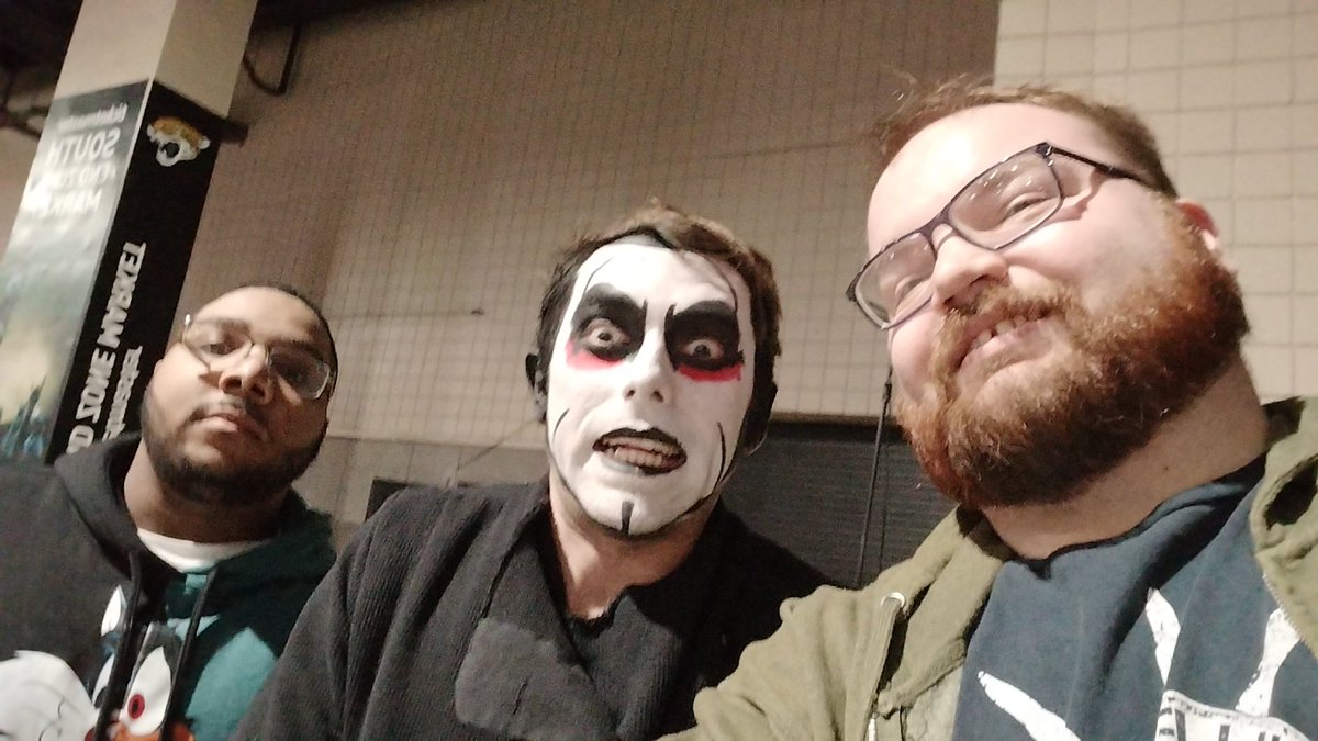 RandyReset's tweet photo. Met a very nice, very evil @DanhausenAD at #AEW tonight https://t.co/lIM3QGltPr