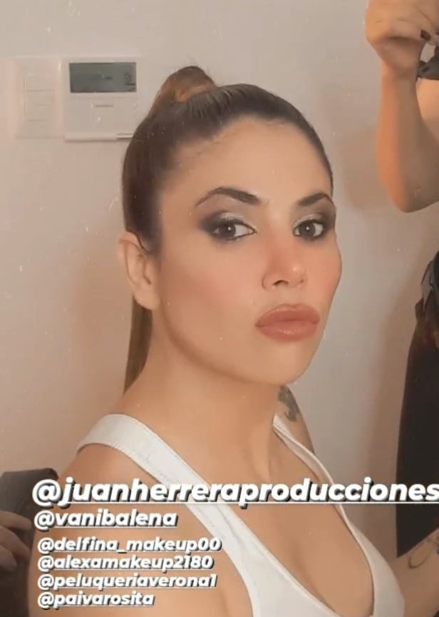 AnBella04662276's tweet image. Muy HERMOSA Romi, para la cena de #famosos 🇺🇾 
#Uruguay #punta 
#cenadefamosos #PDE
#topadora