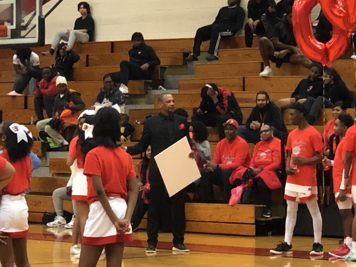 DerrellOliver's tweet photo. Congratulations to Westfield Boys Head Basketball Coach Billy Goffney for celebrating win #500 🏀#SuccesDriven ⁦@SpringISD⁩ https://t.co/fe0Riw5PIA