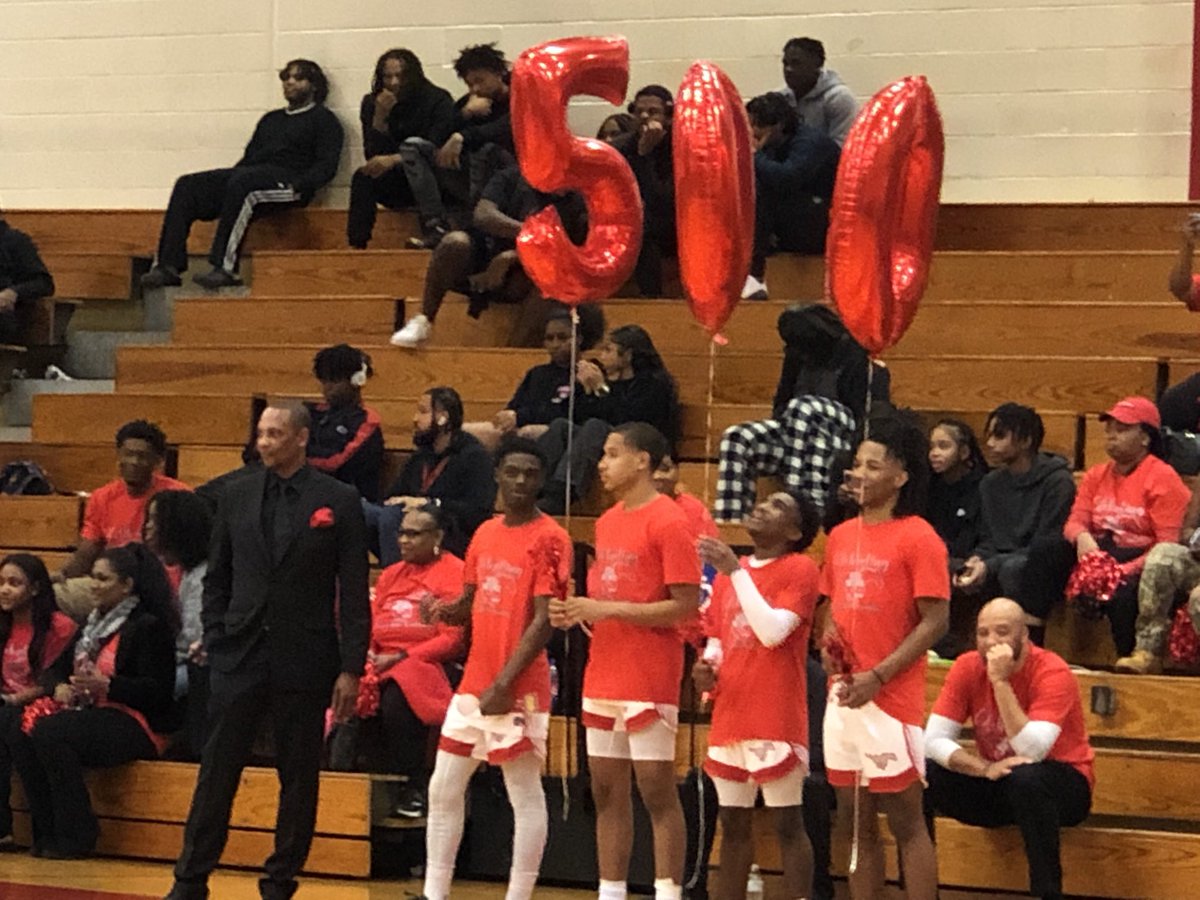 DerrellOliver's tweet photo. Congratulations to Westfield Boys Head Basketball Coach Billy Goffney for celebrating win #500 🏀#SuccesDriven ⁦@SpringISD⁩ https://t.co/fe0Riw5PIA