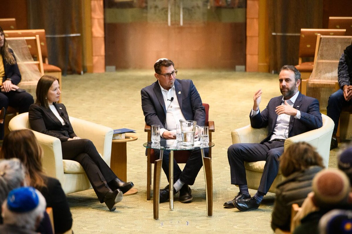 Hundreds gather for a conversation with California’s Lt. Governor <a href="/EleniForCA/">Eleni Kounalakis</a>  and ADL Regional Director  <a href="/MarcLevine/">Marc Levine</a> on the Rise in Antisemitism in California. sanfrancisco.adl.org/files/2024/01/…