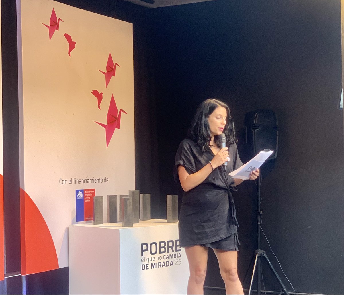 “Desde el enfoque, el reporteo, la escritura y la elección de imágenes, los periodistas pueden aportar a nuestro desafío diario y común, que quienes están hoy en situación de pobreza y exclusión vivan de forma más digna", explicó <a href="/mvaldeslutz/">Magdalena Valdes</a>, Dir. Ejecutiva de <a href="/americasolidari/">América Solidaria CL</a>